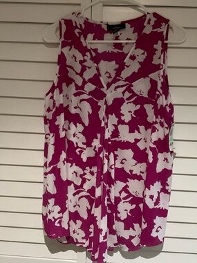 Alfani Pink & White Floral V-Neck Sleeveless Blouse